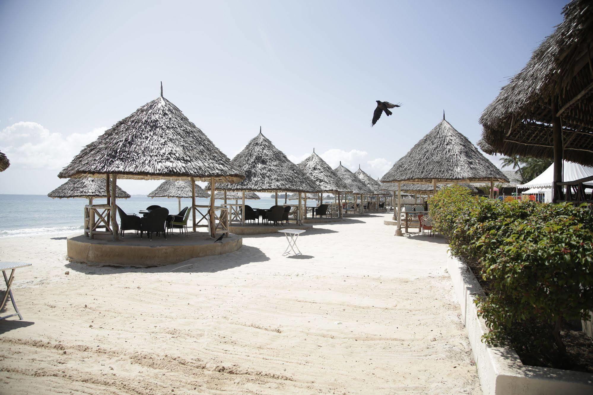 Landmark Mbezi Beach Resort Daressalam Exterior foto